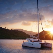 catamaranlow_l.jpg